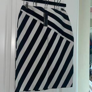 BNWT Banana Republic fitted striped pencil skirt size 2 with side zipper & slit